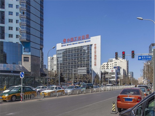 2.5米冲孔围挡电话